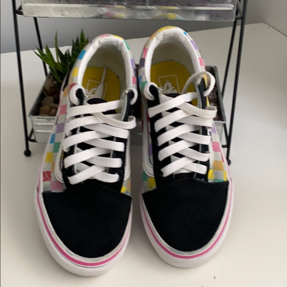 Vans - Picture 4 of 8